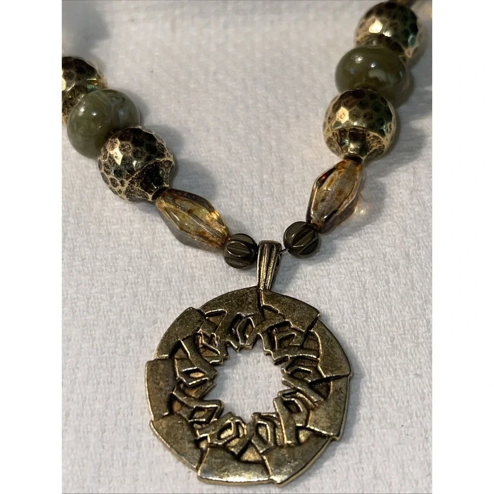 Vintage LONNIE LOVNESS Necklace‎ Gold Green Beads 16